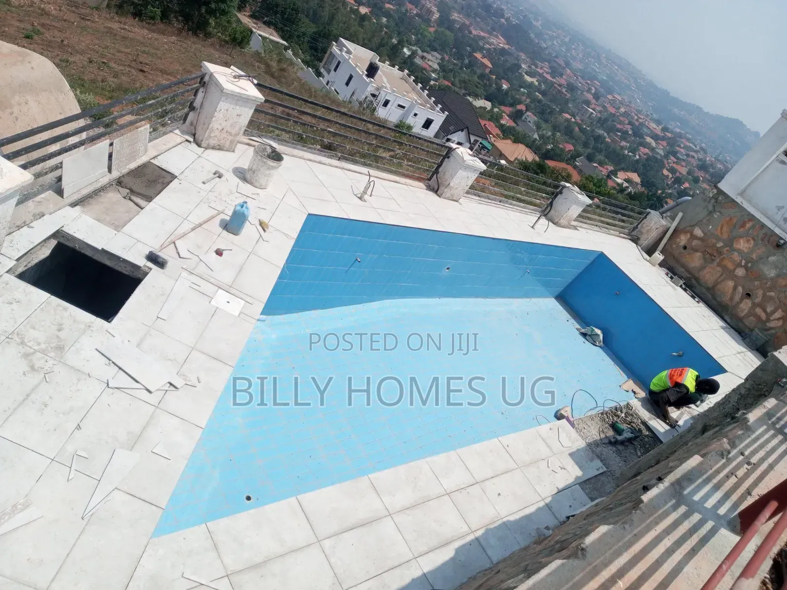 5bdrm Mansion in Ssabagabo-Makindye for sale