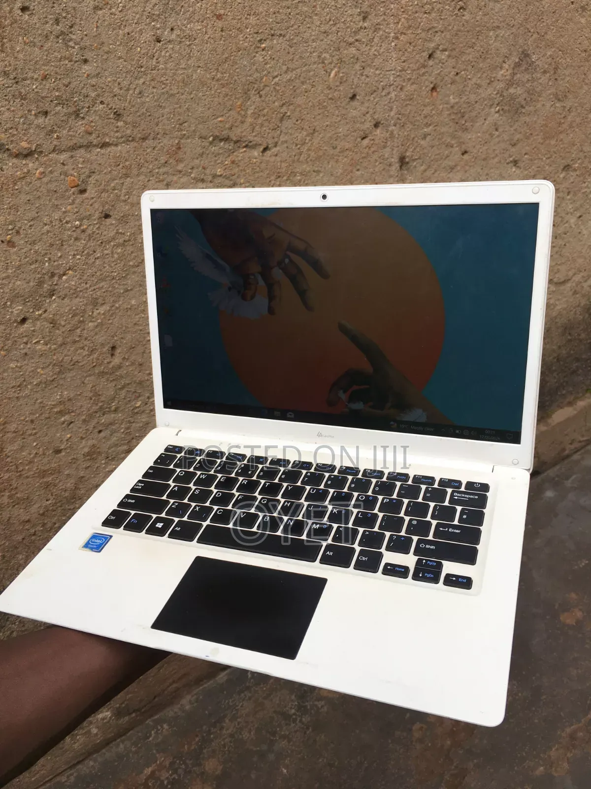 Laptop 4GB Intel Celeron HDD+SSD 320GB