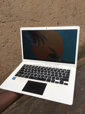 Laptop 4GB Intel Celeron HDD+SSD 320GB