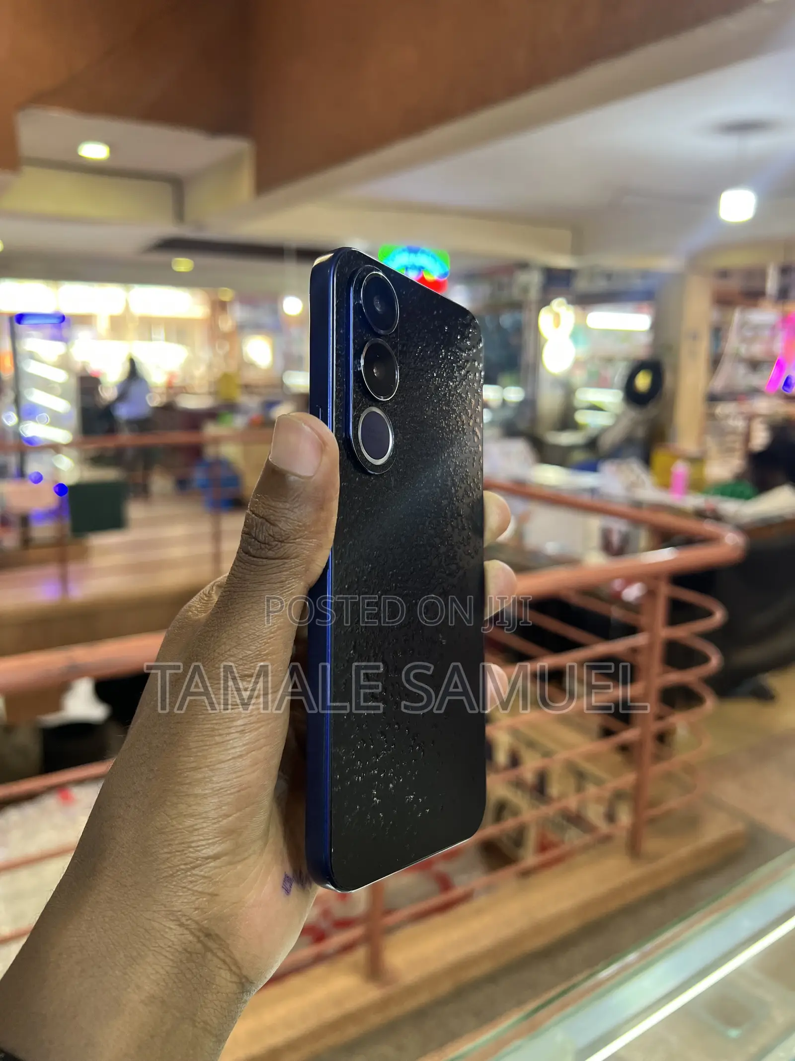 Vivo V70 256 GB Blue