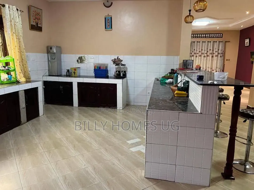 5bdrm Bungalow in Nama for sale