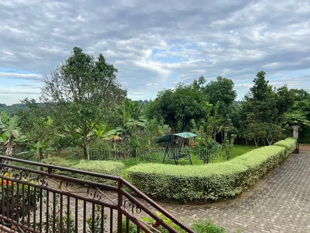 5bdrm Bungalow in Nama for sale