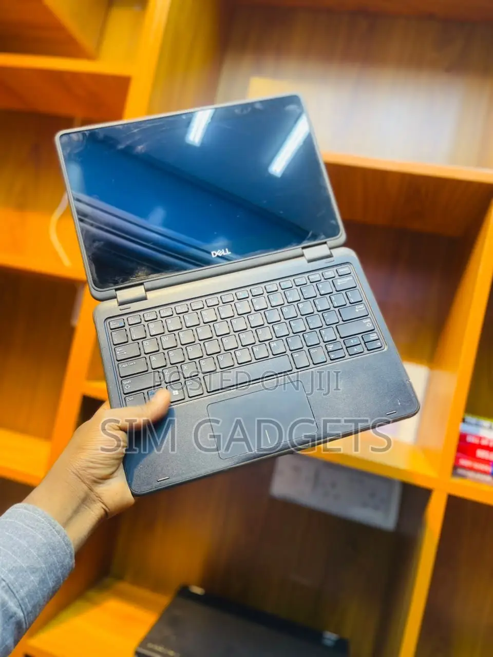 Laptop Dell Latitude 3190 2-in-1 4GB Intel Celeron SSD 128GB