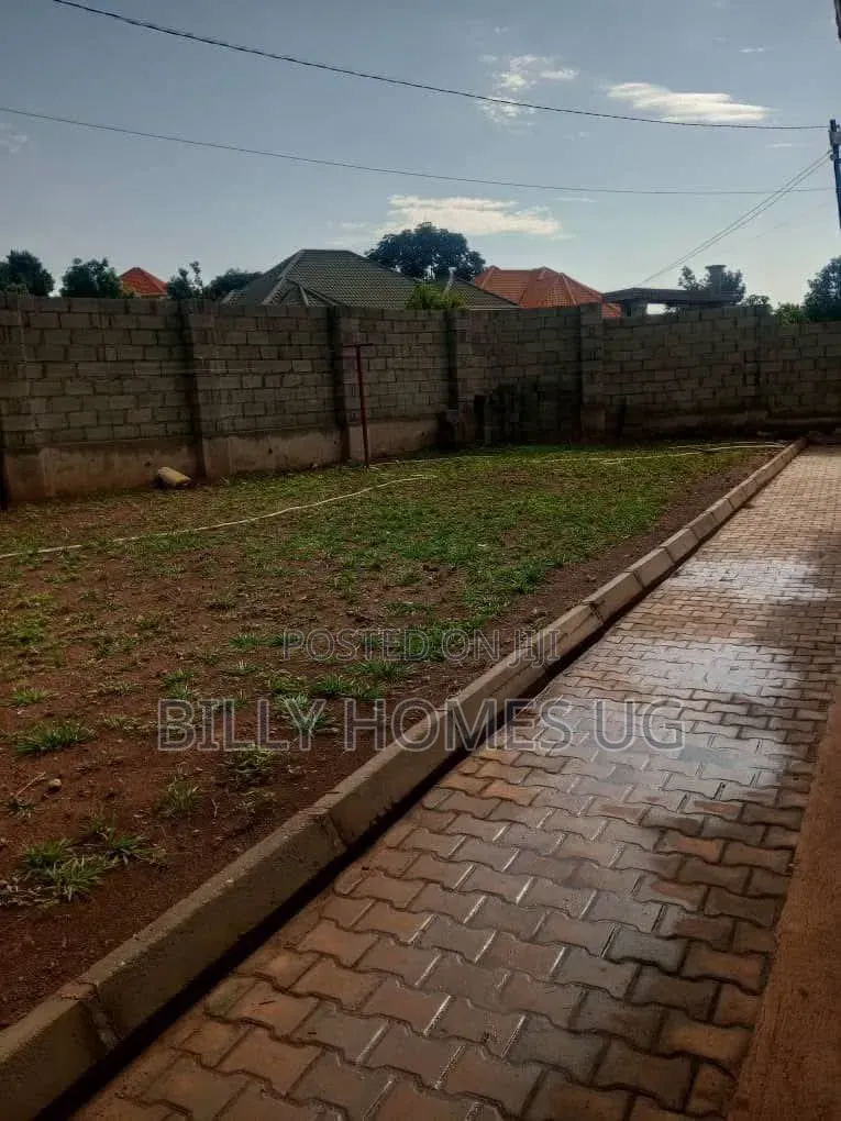 3bdrm House in Ssisa for sale