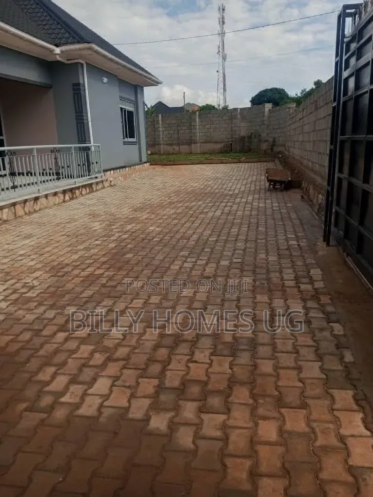 3bdrm House in Ssisa for sale