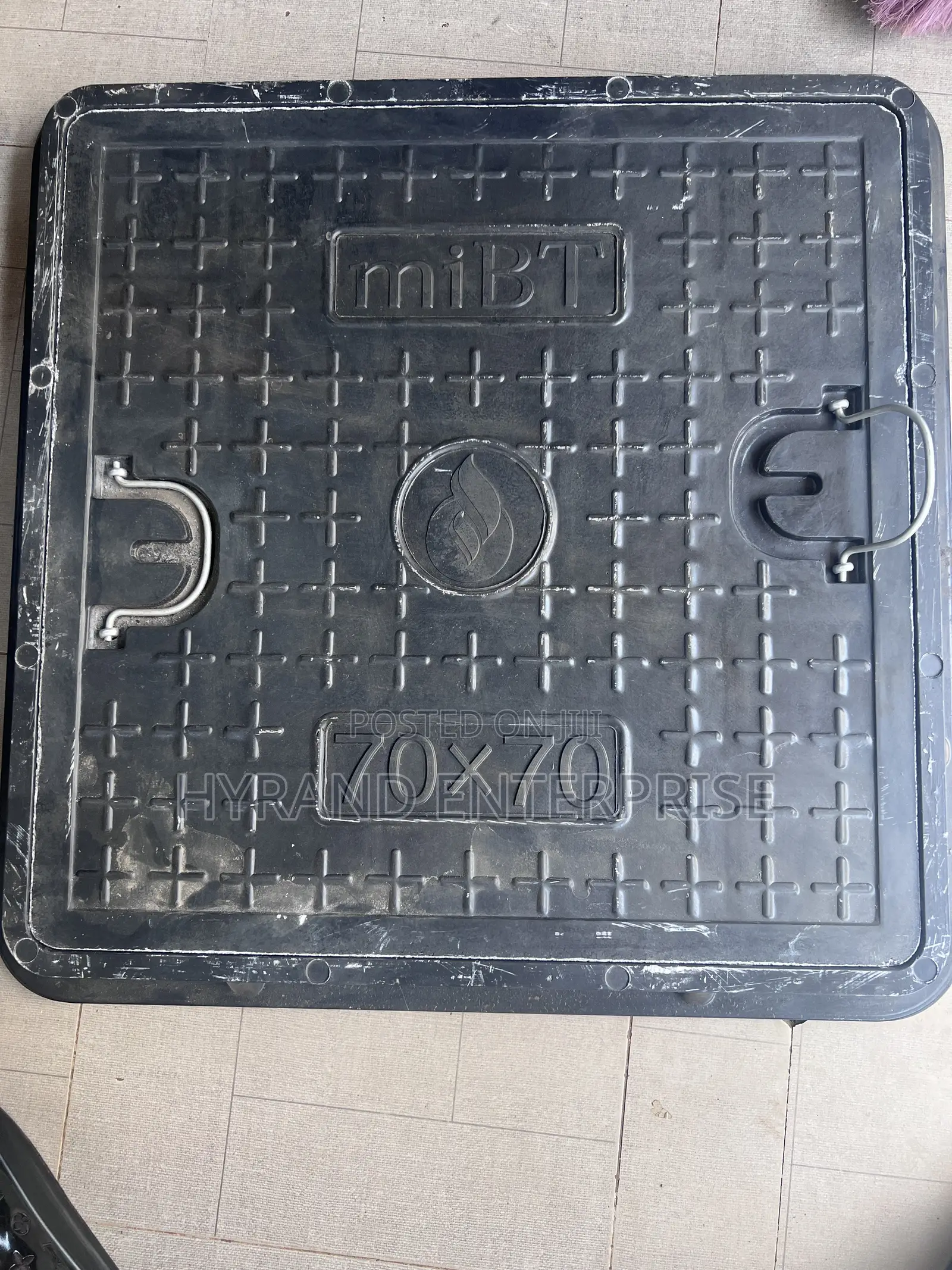 Manhole 70 by 70