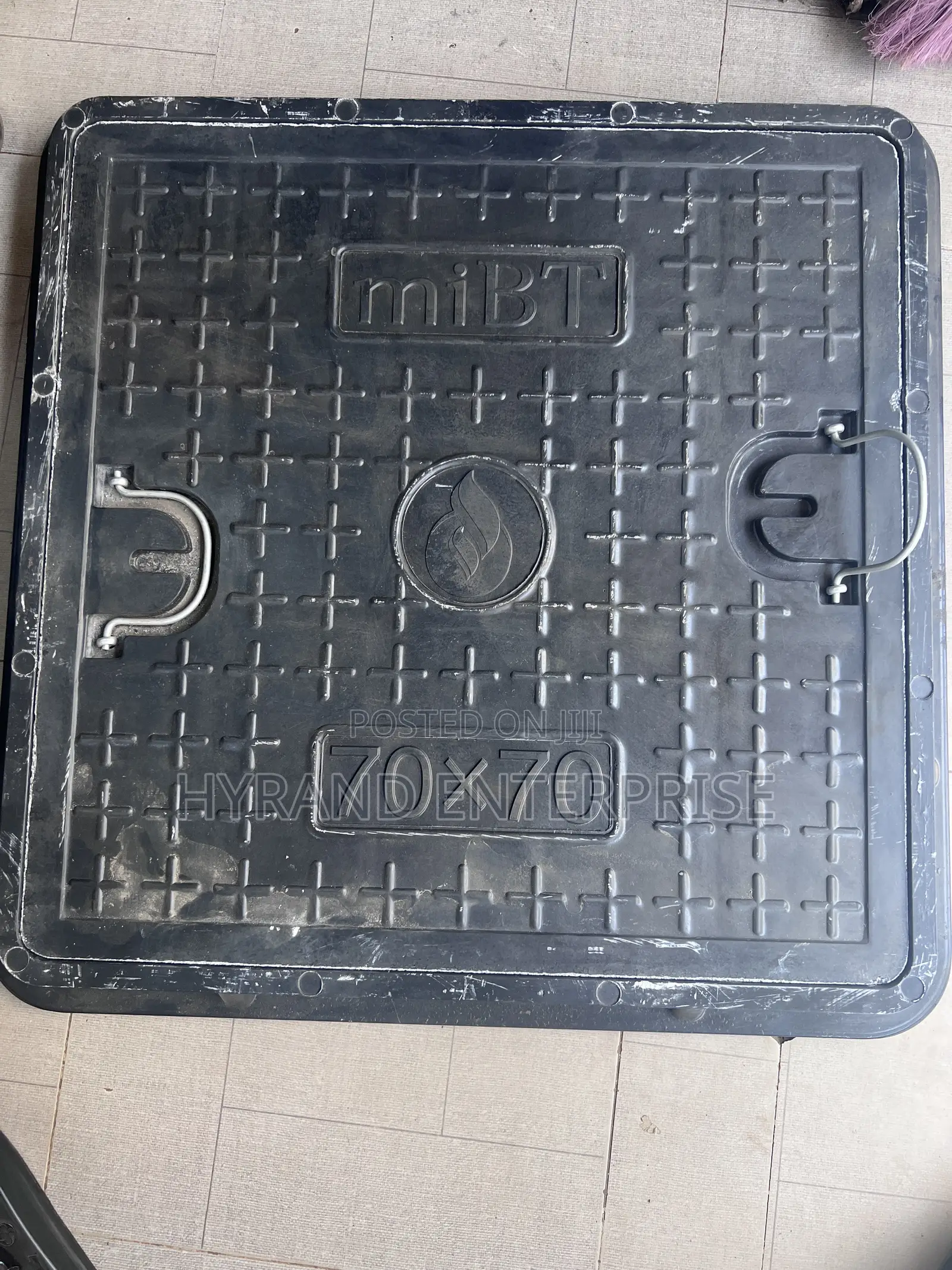 Manhole 70 by 70