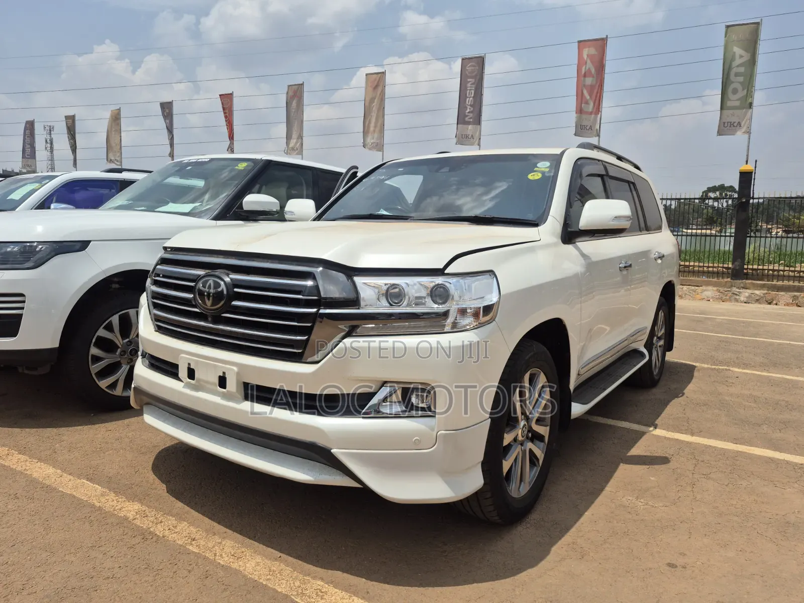 Toyota Land Cruiser 2017 White