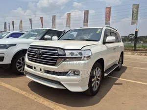 Toyota Land Cruiser 2017 White