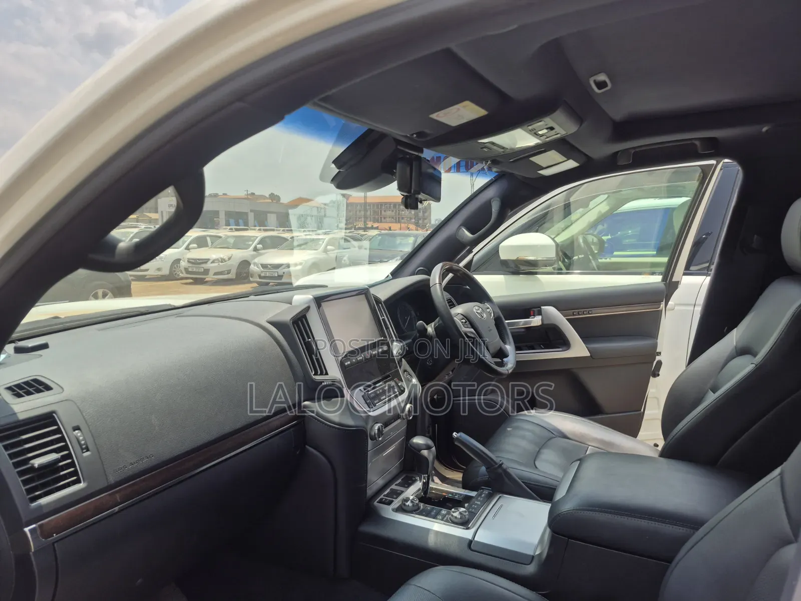 Toyota Land Cruiser 2017 White