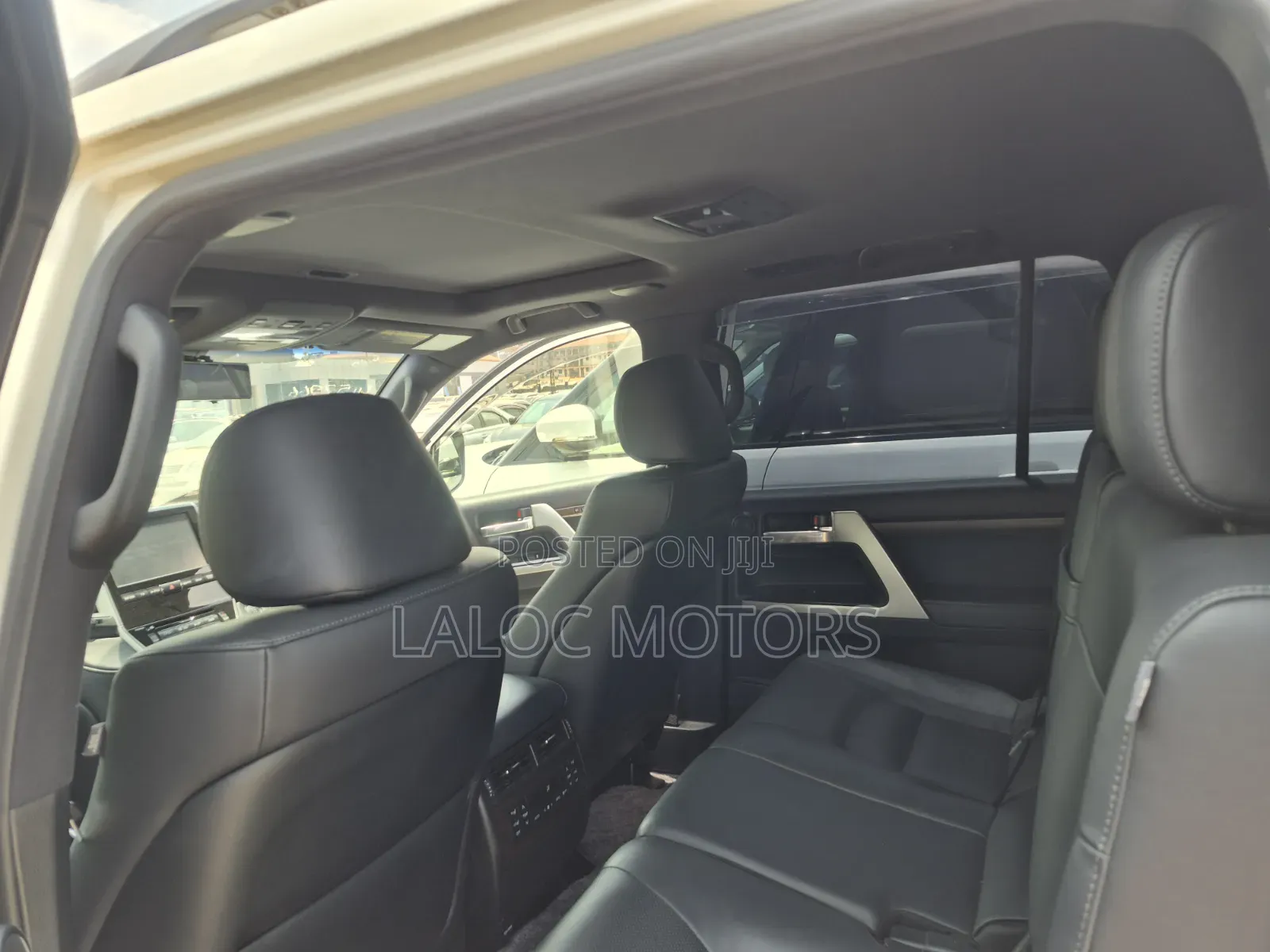 Toyota Land Cruiser 2017 White
