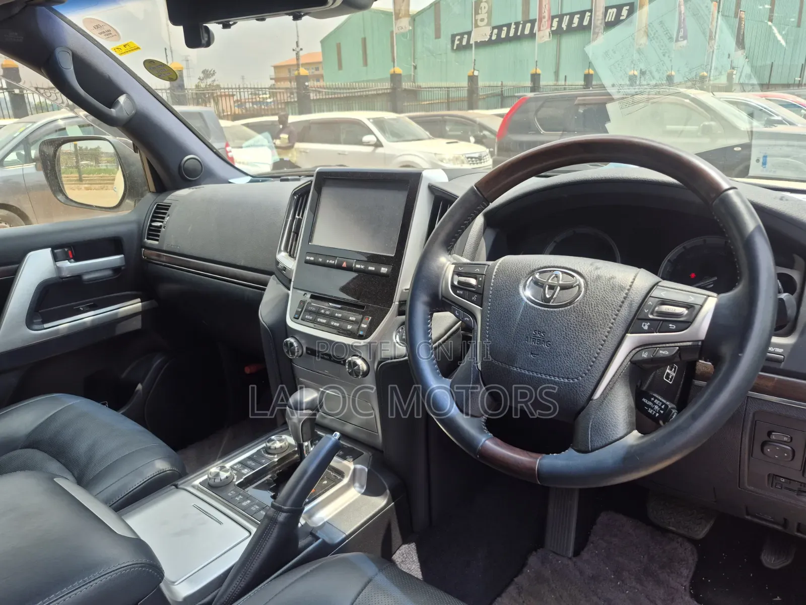Toyota Land Cruiser 2017 White
