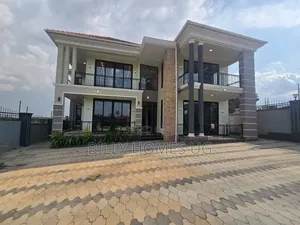 6bdrm Mansion in Kira for sale