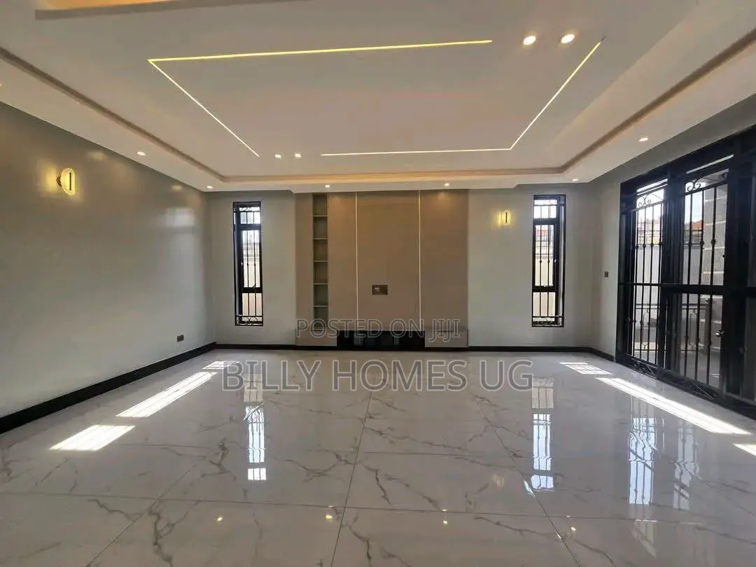 6bdrm Mansion in Kira for sale