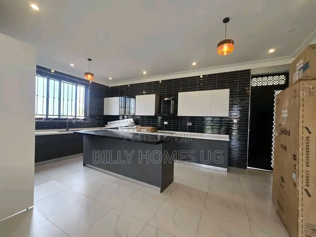 6bdrm Mansion in Kira for sale