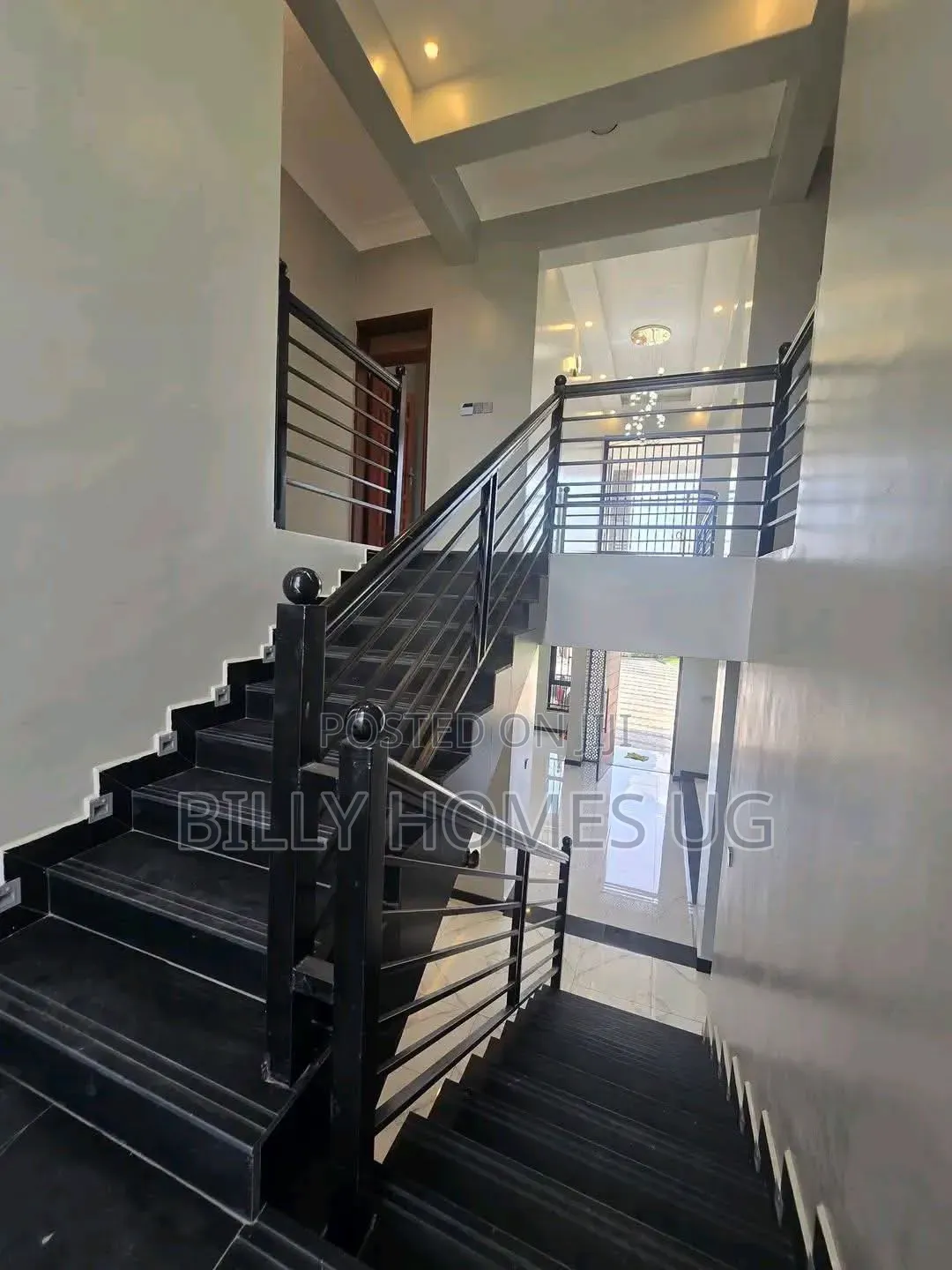 6bdrm Mansion in Kira for sale