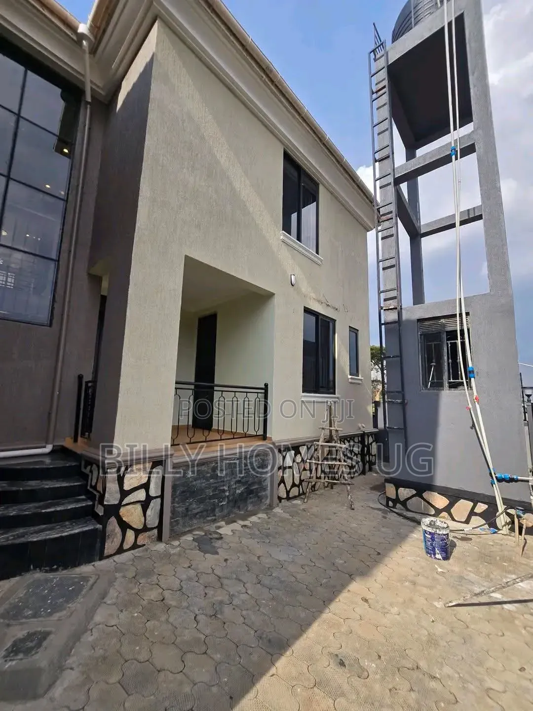 6bdrm Mansion in Kira for sale