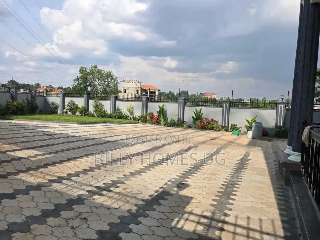 6bdrm Mansion in Kira for sale