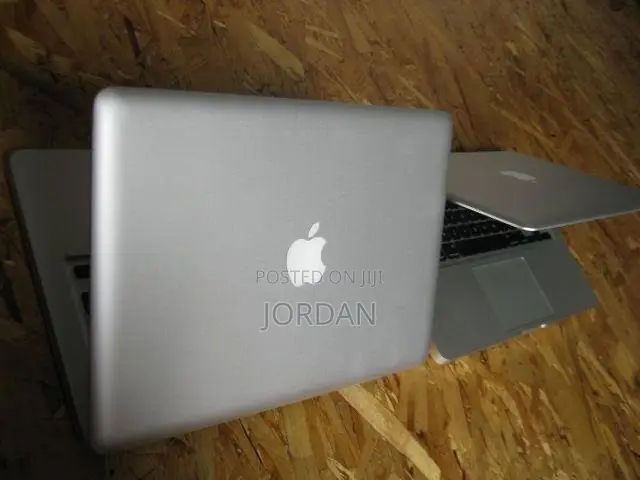 Laptop Apple MacBook Pro 4GB Intel Core i5 HDD+SSD 256GB