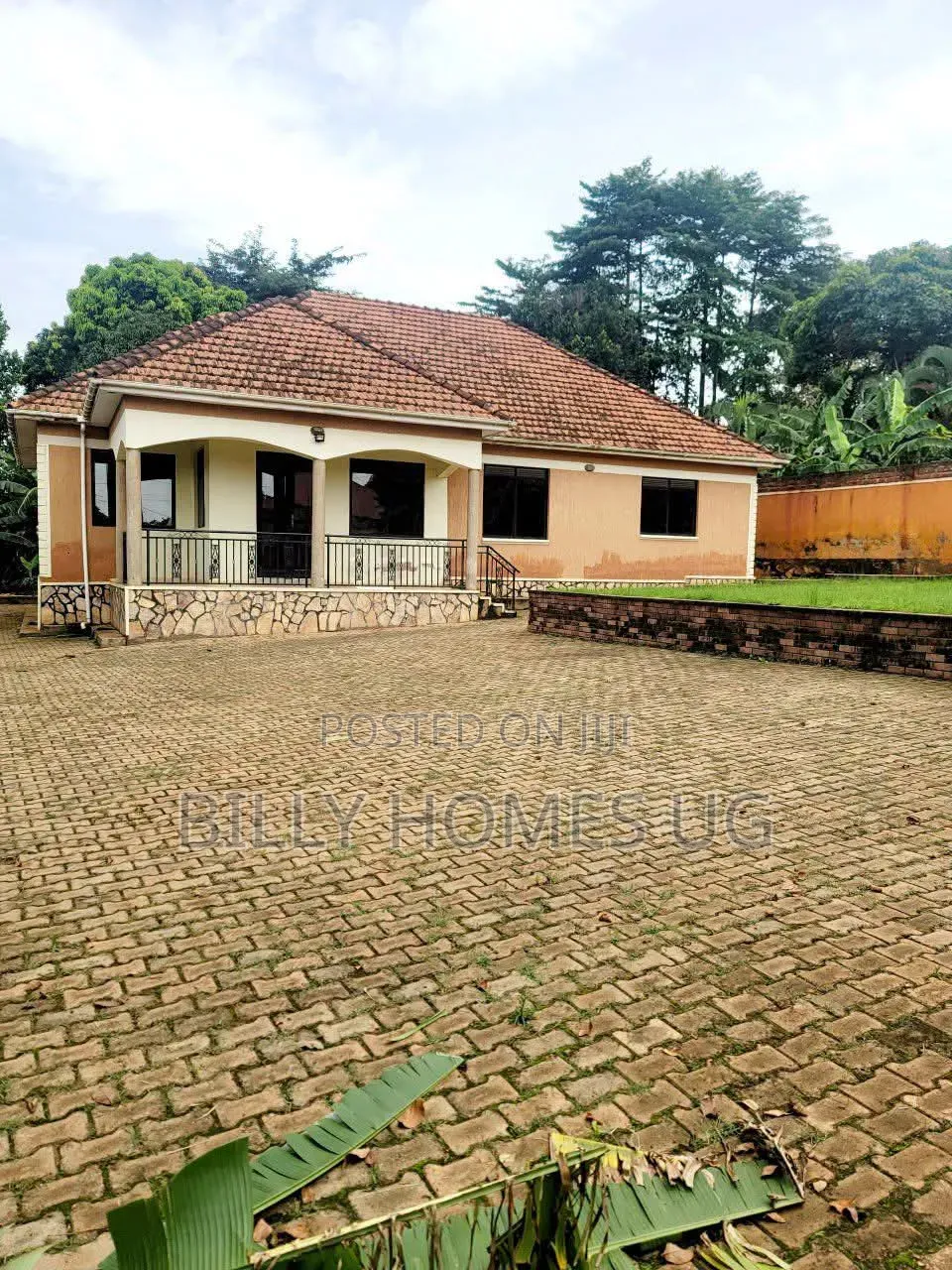 4bdrm Bungalow in Ssisa for sale