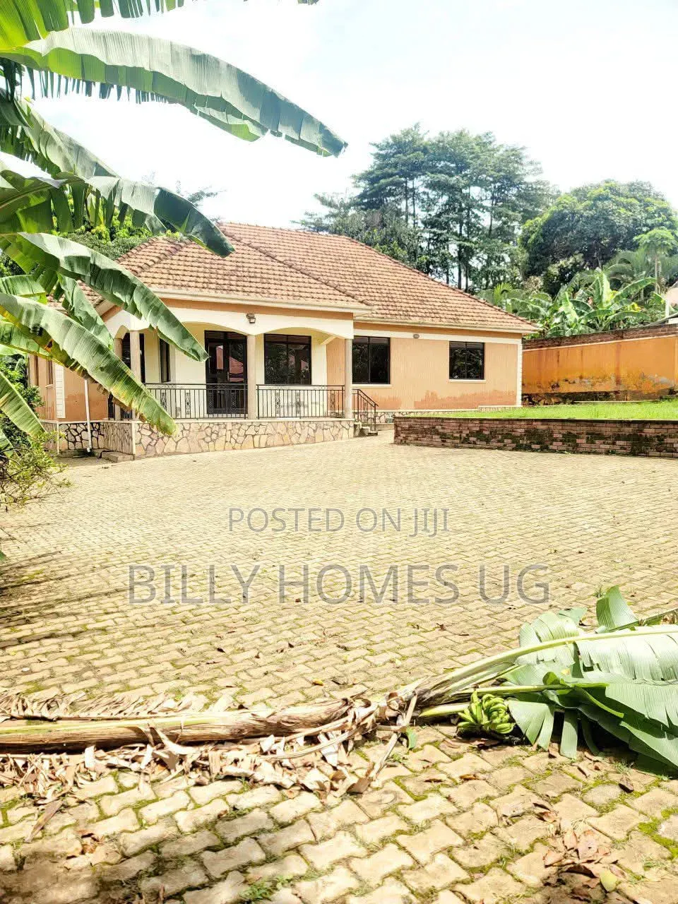 4bdrm Bungalow in Ssisa for sale