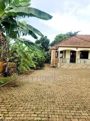 4bdrm Bungalow in Ssisa for sale
