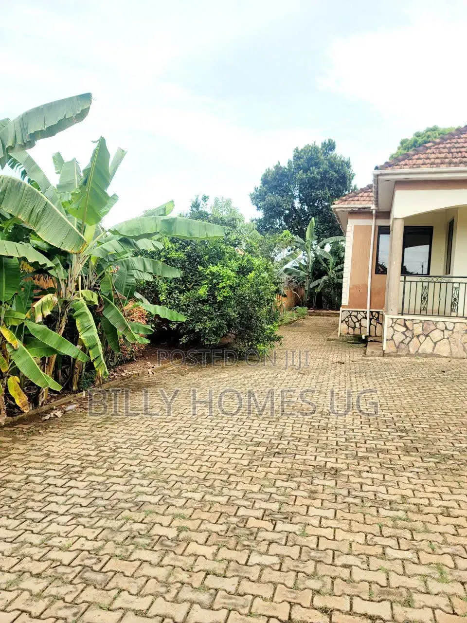 4bdrm Bungalow in Ssisa for sale
