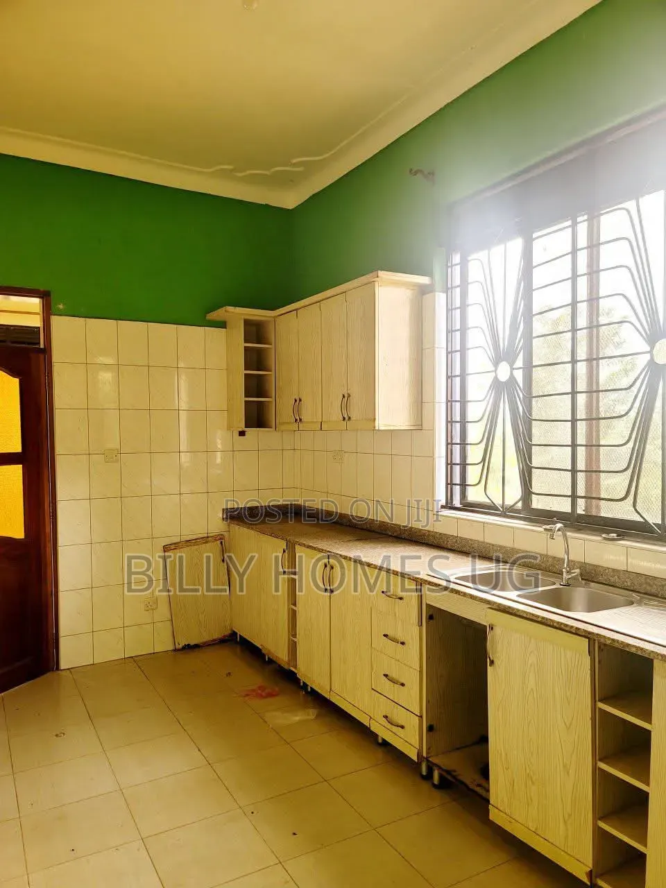 4bdrm Bungalow in Ssisa for sale