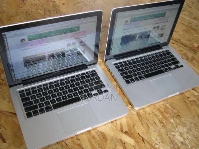 Laptop Apple MacBook Pro 4GB Intel Core i5 HDD+SSD 256GB