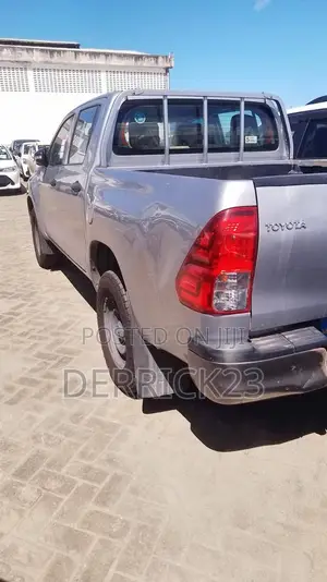 Toyota Hilux 2017 Silver