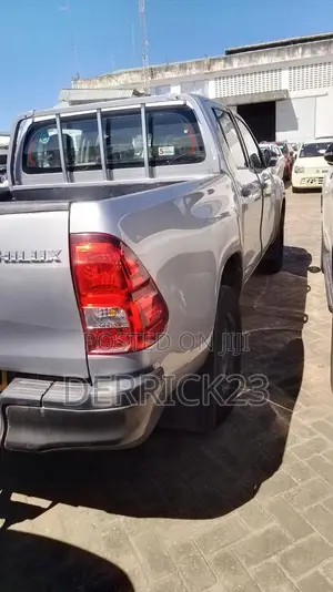 Toyota Hilux 2017 Silver