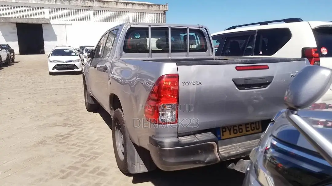 Toyota Hilux 2017 Silver