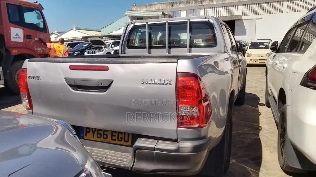 Toyota Hilux 2017 Silver