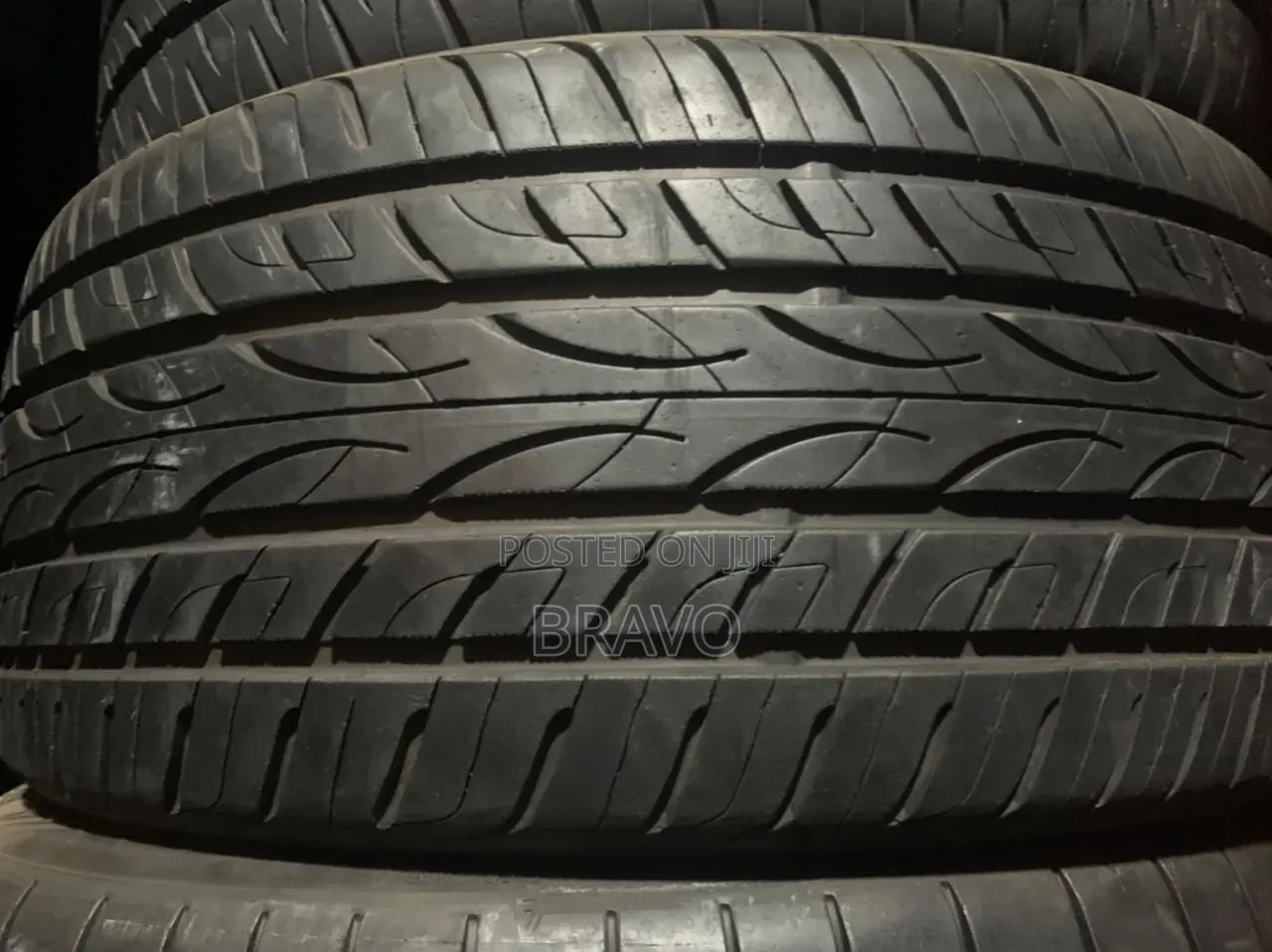 225/40r18 Good Condition Tires for Golf .