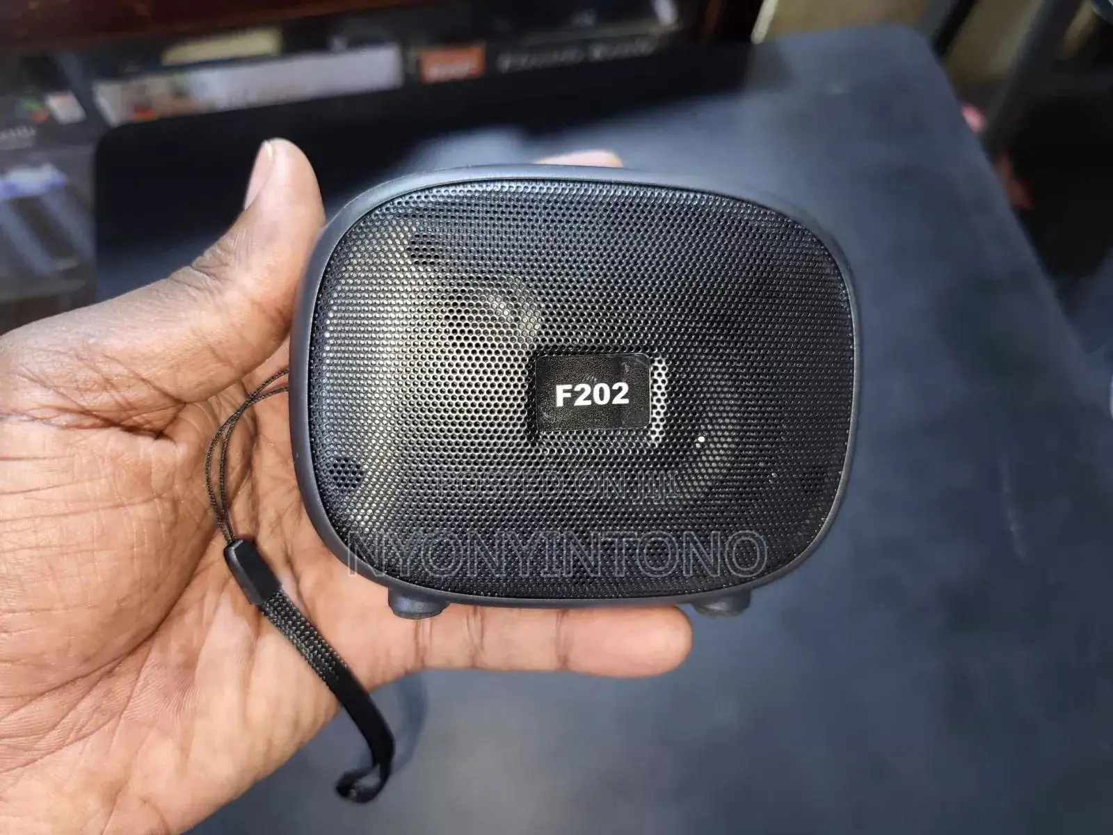 F202 Portable Speaker