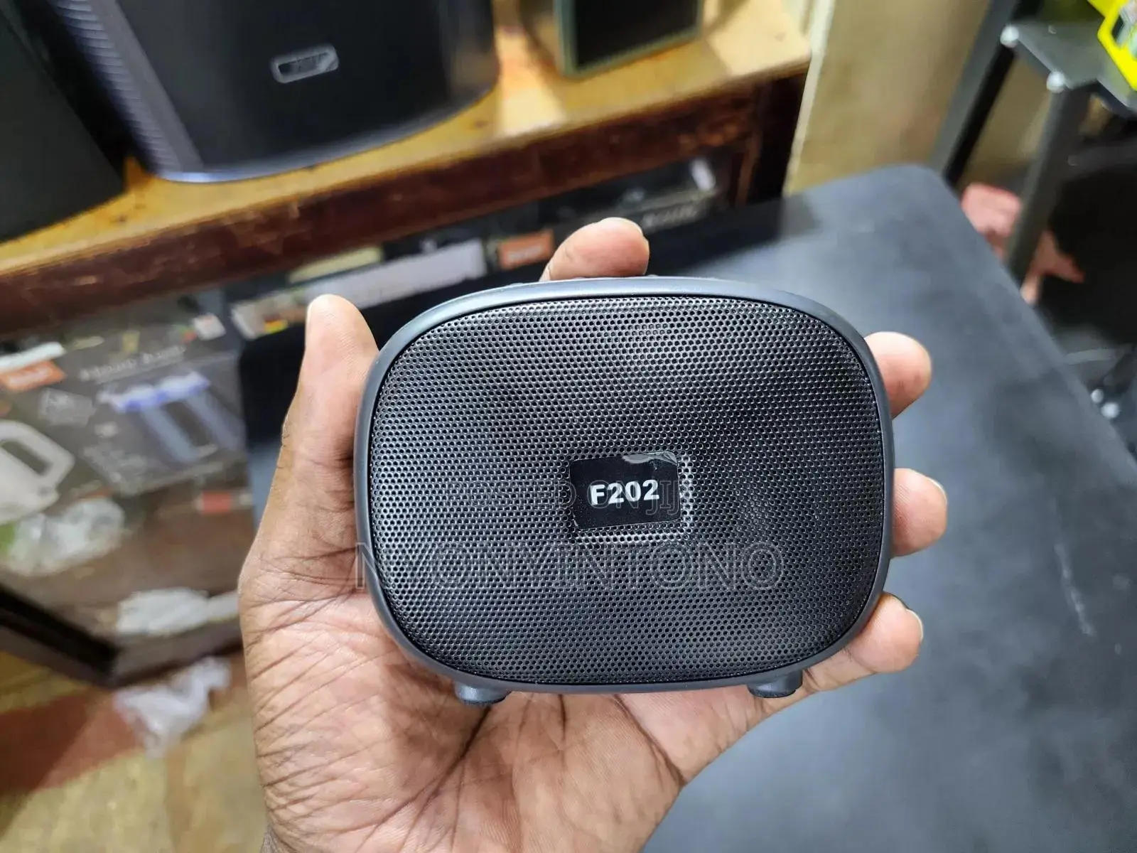 F202 Portable Speaker