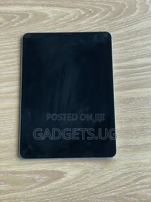 Apple iPad Pro (2022) 256 GB Silver