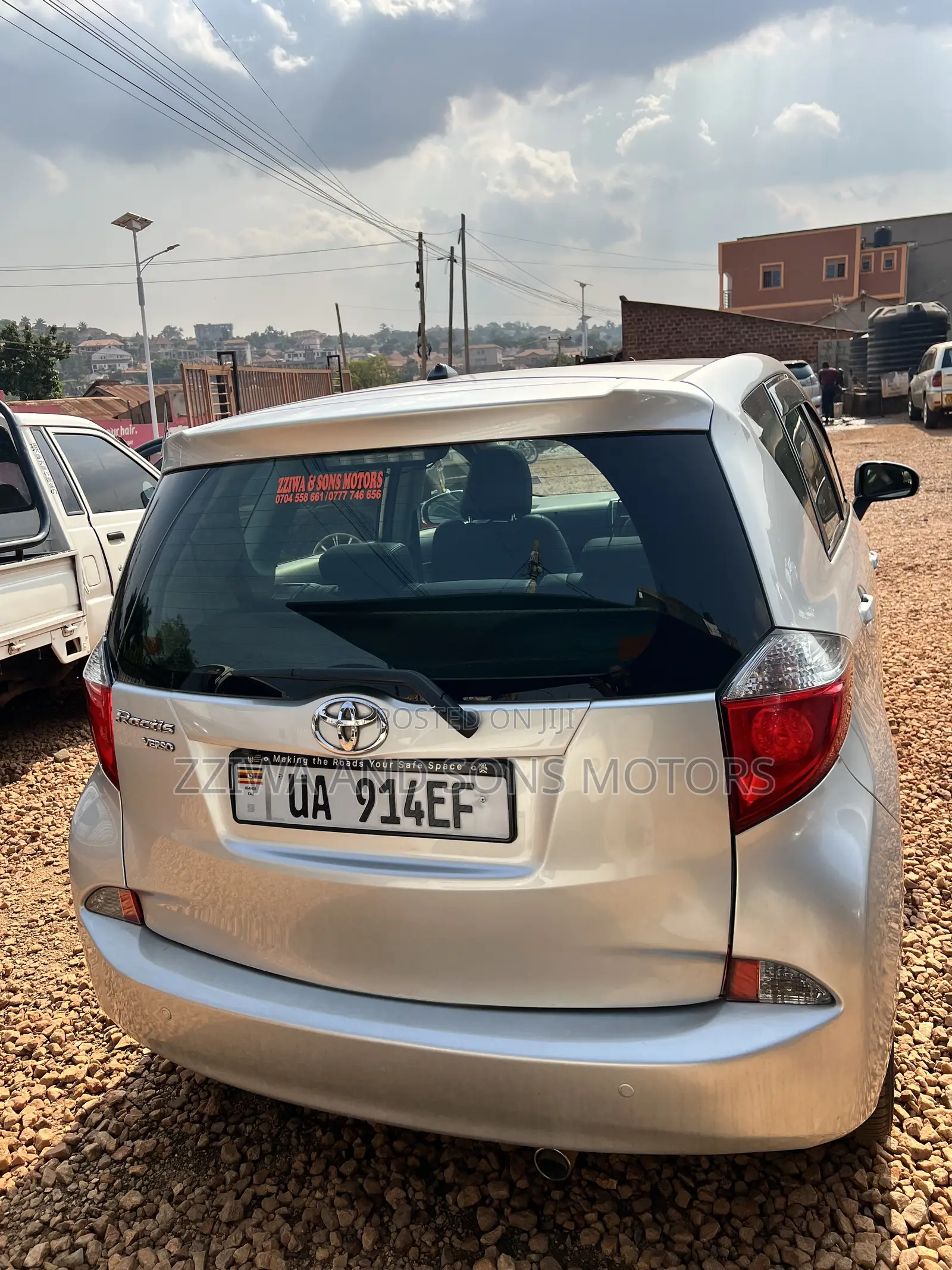 Toyota Ractis 1.5 AWD 2016 Silver