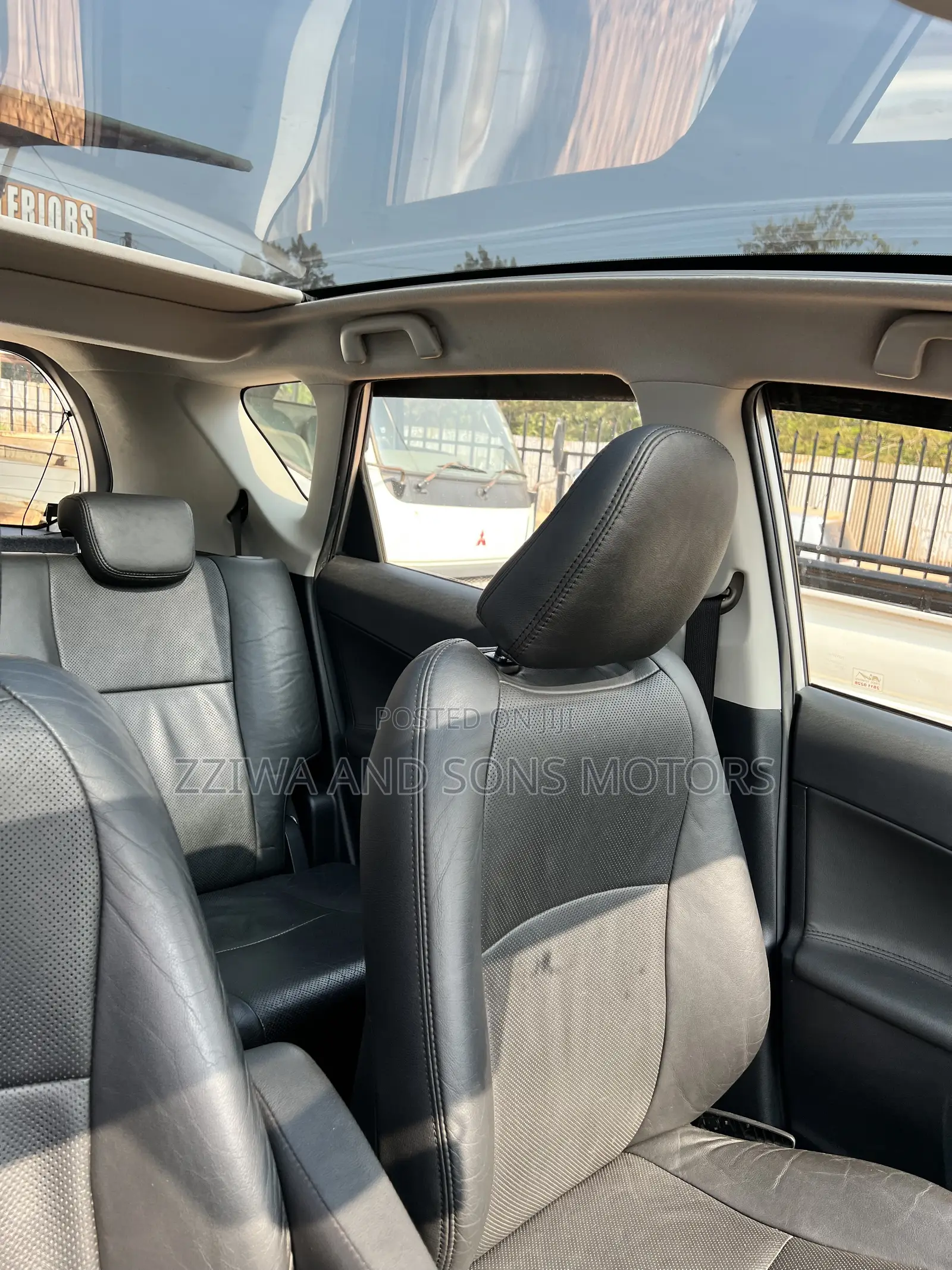 Toyota Ractis 1.5 AWD 2016 Silver