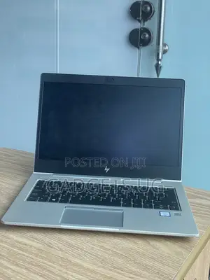 Laptop HP EliteBook 830 G5 8GB Intel Core i5 SSHD+SSD 256GB
