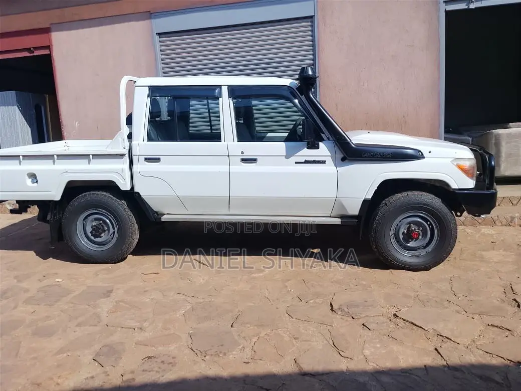 Toyota Land Cruiser 79 Series 2015 White
