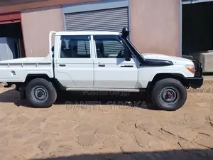Toyota Land Cruiser 79 Series 2015 White