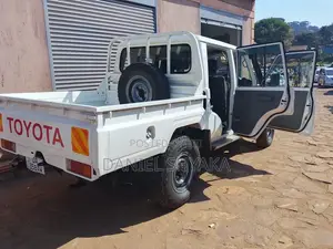 Toyota Land Cruiser 79 Series 2015 White
