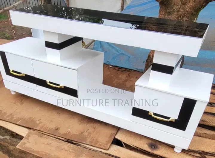 Ground TV Stand