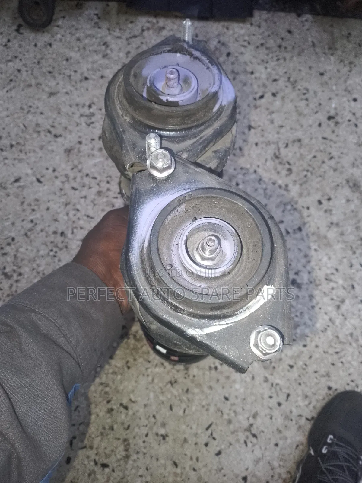 Shockabsobers for Subaru Legacy Outback in Stock Japan