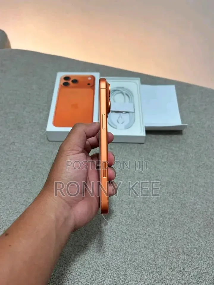 New Apple iPhone 17 Pro Max 256 GB Orange