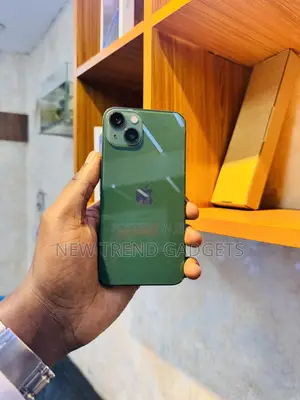 Apple iPhone 13 128 GB Green