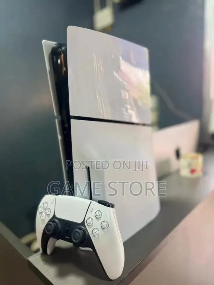 PS5 Slim at Em Plaza Graphics Sharp Enough to Cut Onions
