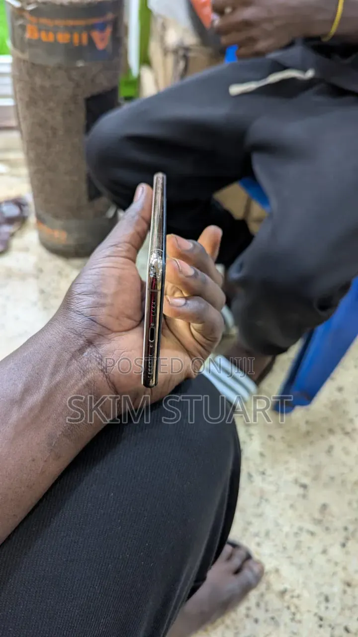 Apple iPhone XS Max 64 GB Gold