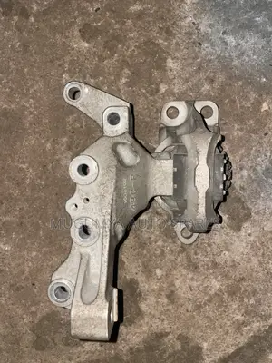 Nissan Xtrail NT32 Hybrid Engine Mounting